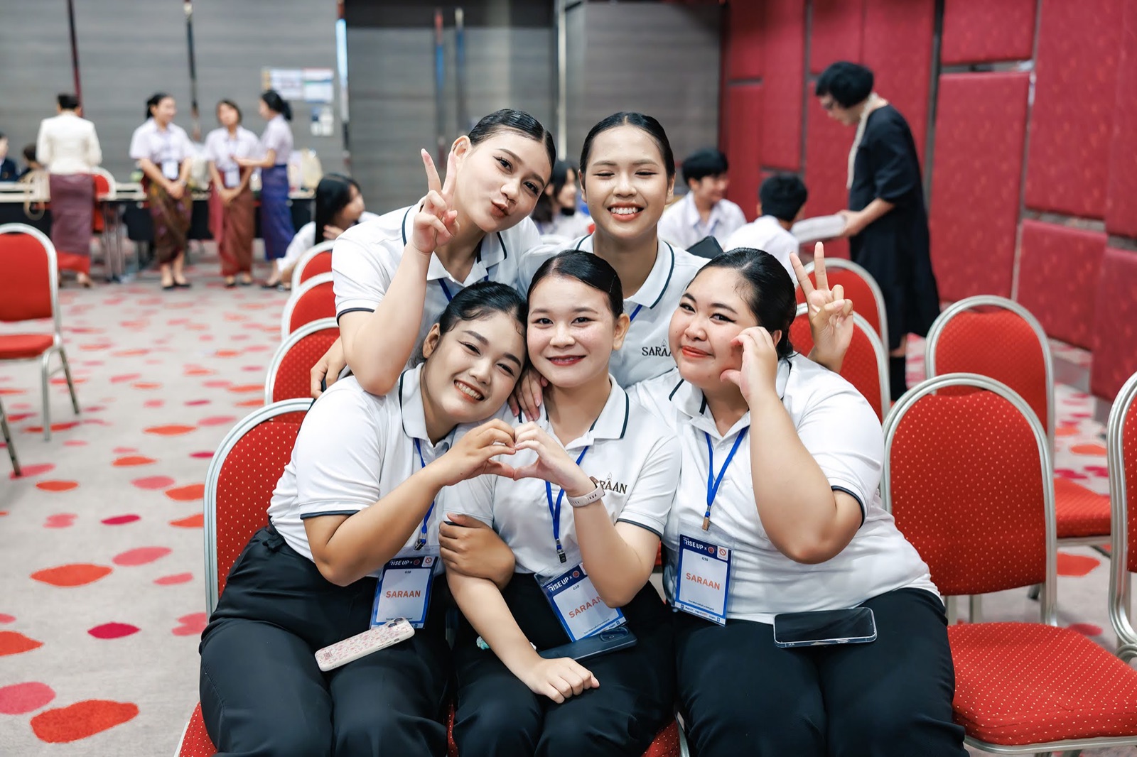 ทีมผู้เข้าแข่งขันถ่ายภาพร่วมกันระหว่างกิจกรรม 1 Day at IMPACT